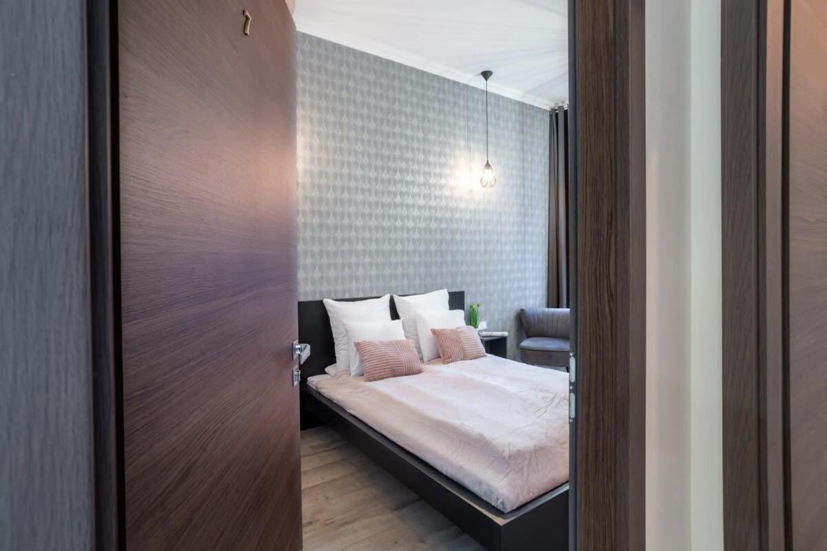 Extra Central And New Studio Budapest Exteriör bild