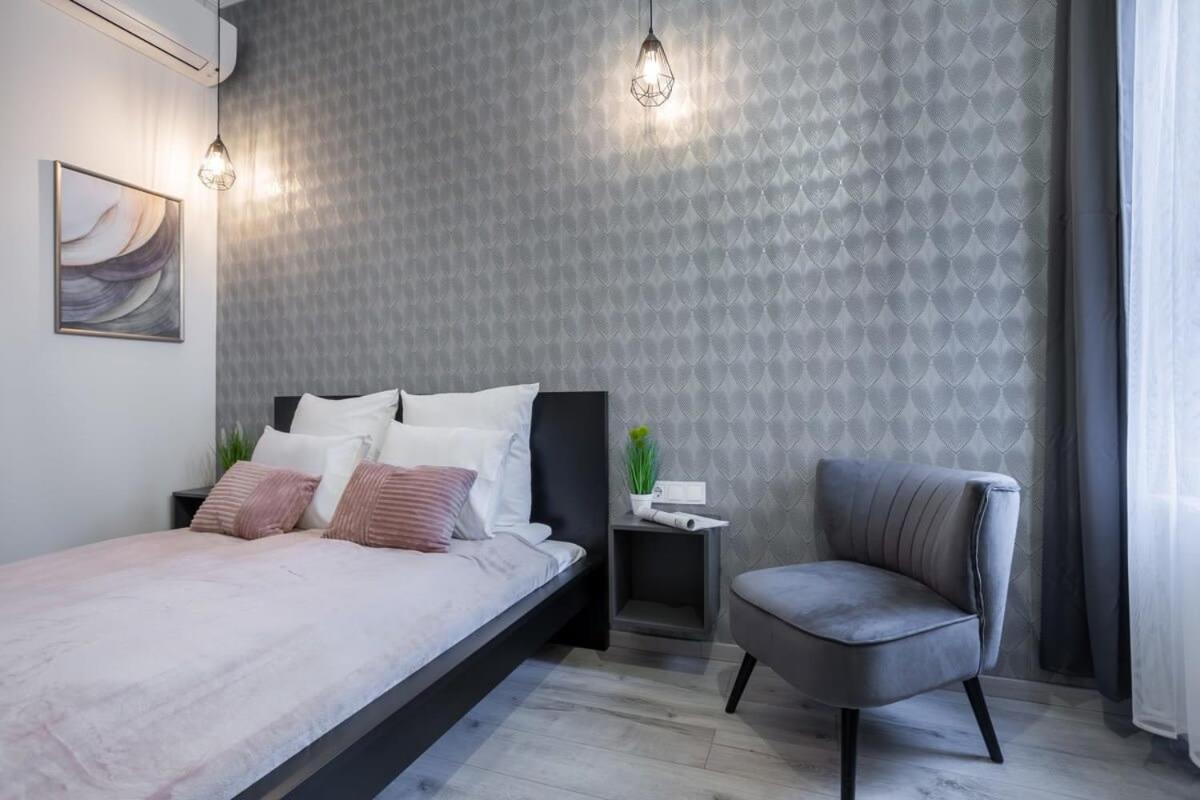 Extra Central And New Studio Budapest Exteriör bild