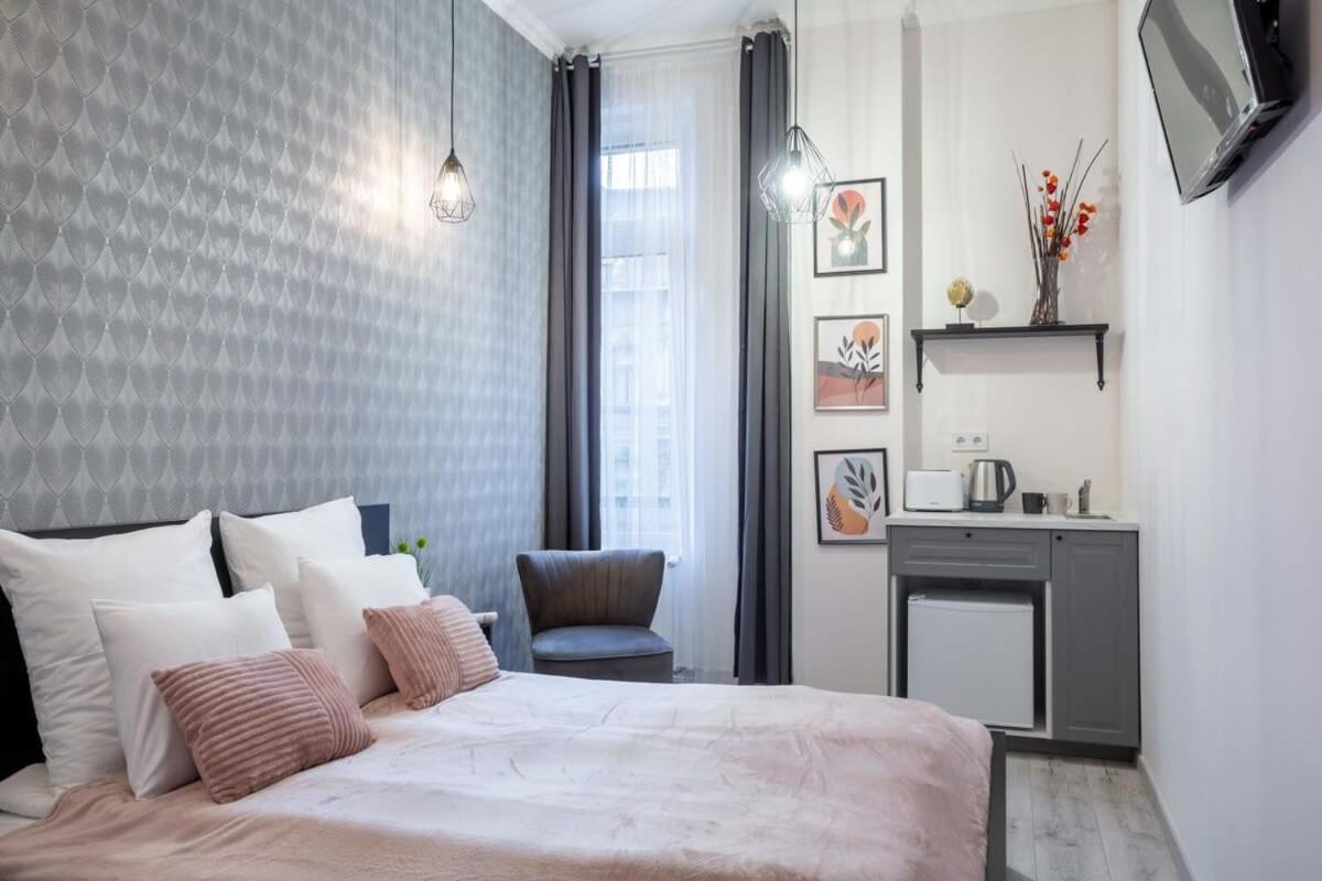 Extra Central And New Studio Budapest Exteriör bild